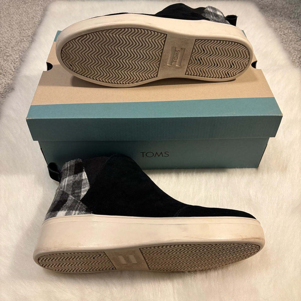 TOMS Jamie Black Plaid Slip-On Sneaker - Picture 9 of 11